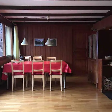 Gemuetliche Dachwohnung Im Mit Bergblick *