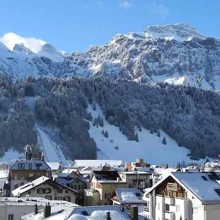 Gemuetliche Dachwohnung Im Mit Bergblick