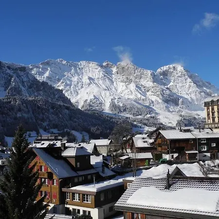 Gemuetliche Dachwohnung Im Mit Bergblick *