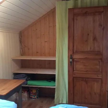 Gemuetliche Dachwohnung Im Mit Bergblick Апартаменти *