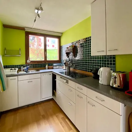 Апартаменти Gemuetliche Dachwohnung Im Mit Bergblick *