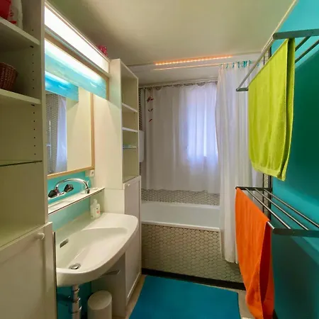 Διαμέρισμα Gemuetliche Dachwohnung Im Mit Bergblick